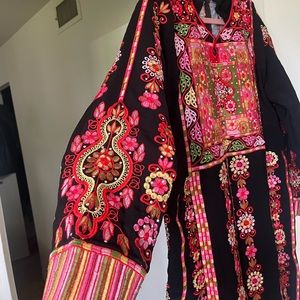 Beautiful black and pink Palestinian thoub Falasteeni thobe.